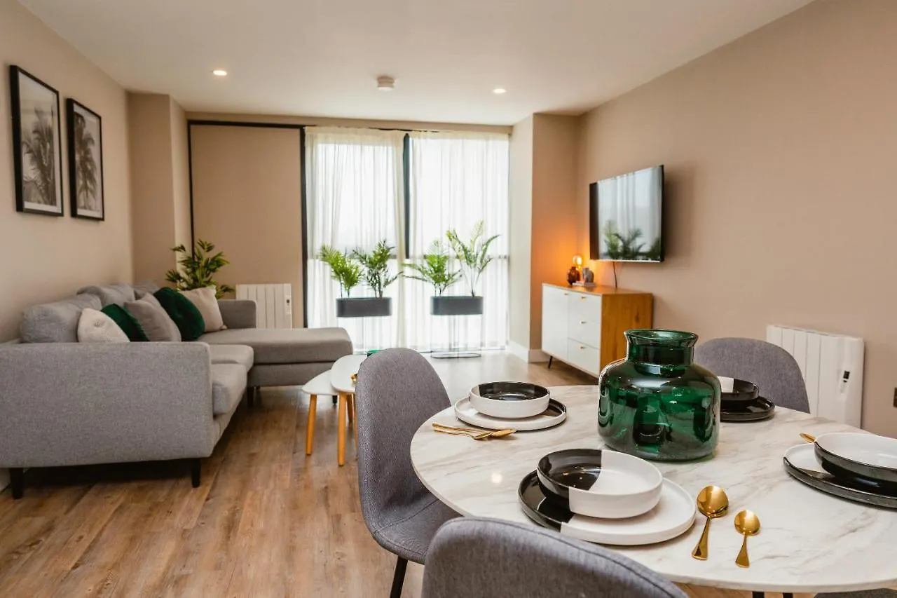 Apartment Vichy - The Glass House Vip Luxury Stay With Gym, Cinema & Gaming Rooms, And Work Space Access Kingston upon Hull