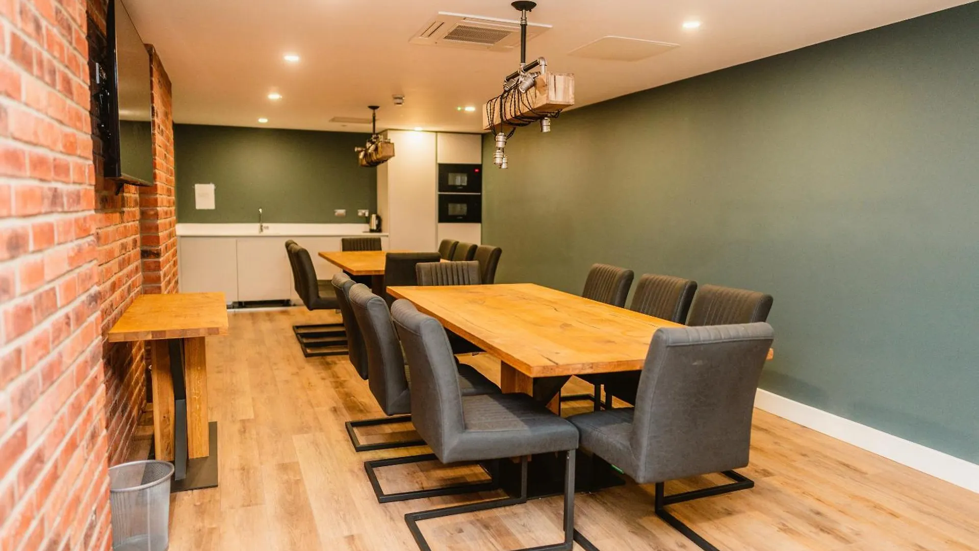 Apartment Vichy - The Glass House Vip Luxury Stay With Gym, Cinema & Gaming Rooms, And Work Space Access Kingston upon Hull