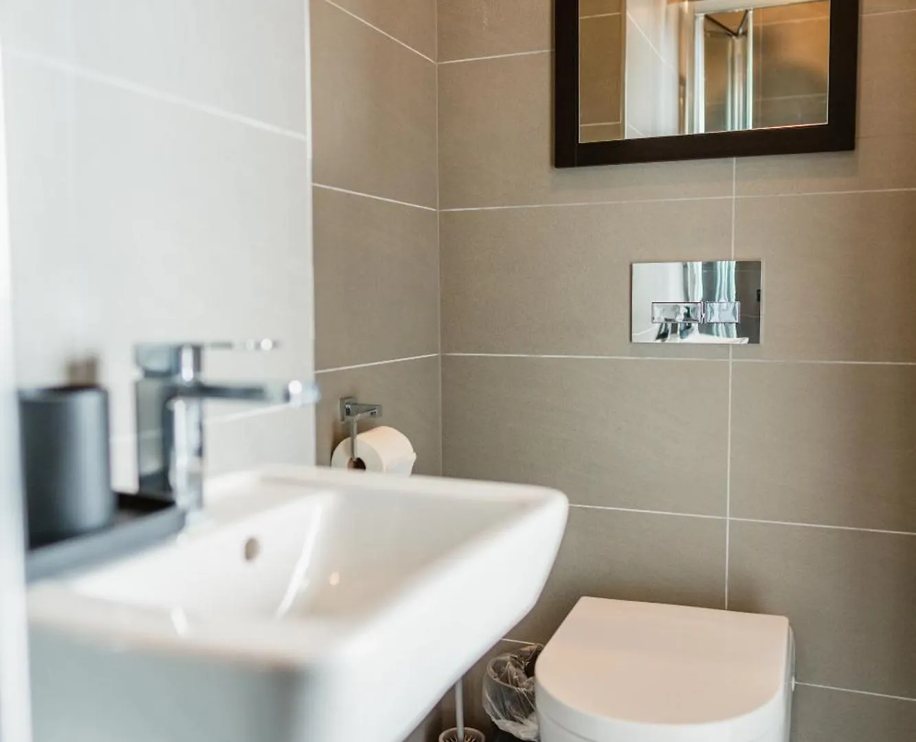 Vichy - The Glass House Vip Luxury Stay With Gym, Cinema & Gaming Rooms, And Work Space Access Kingston upon Hull 0*,