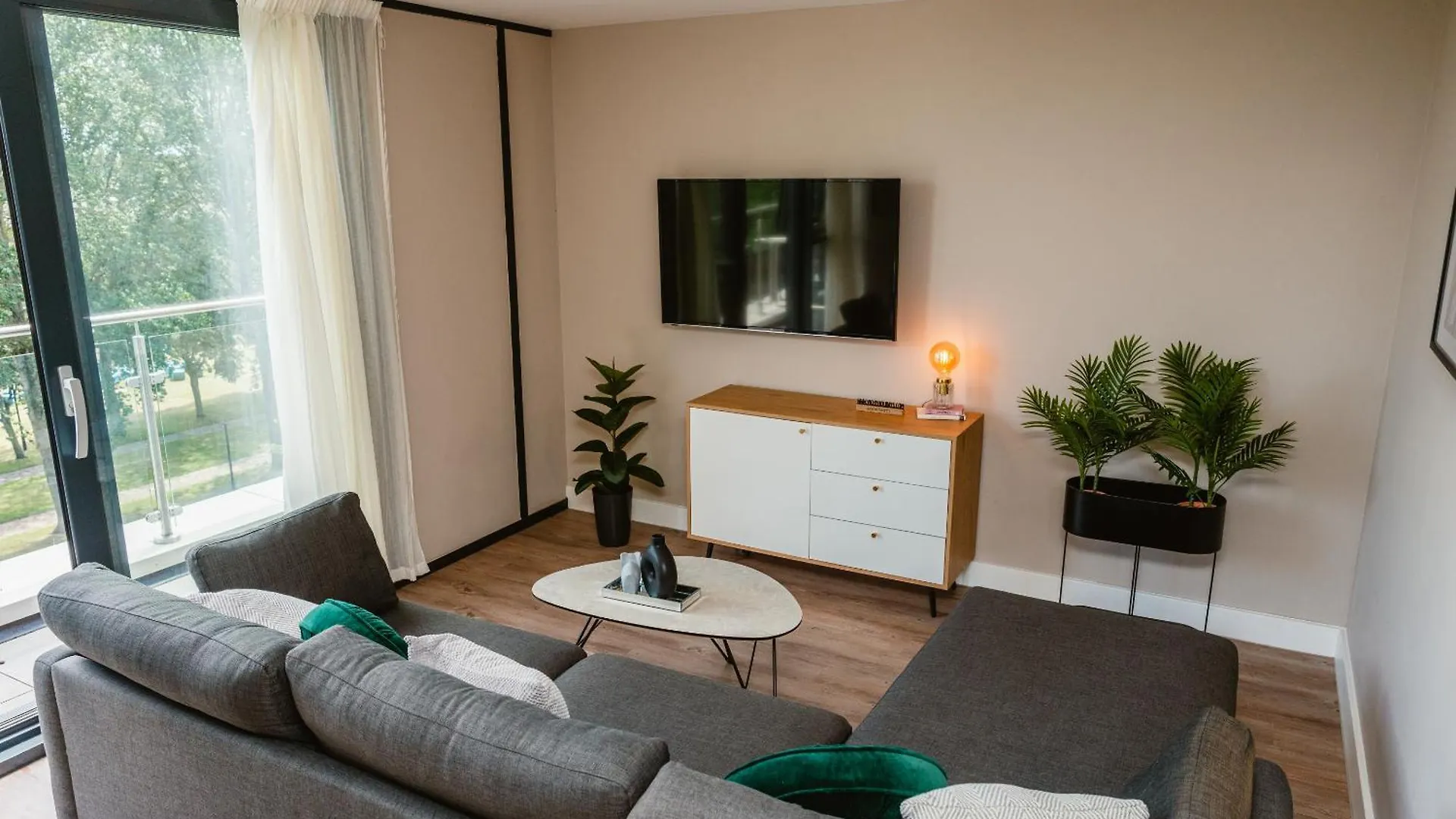 Vichy - The Glass House Vip Luxury Stay With Gym, Cinema & Gaming Rooms, And Work Space Access Kingston upon Hull