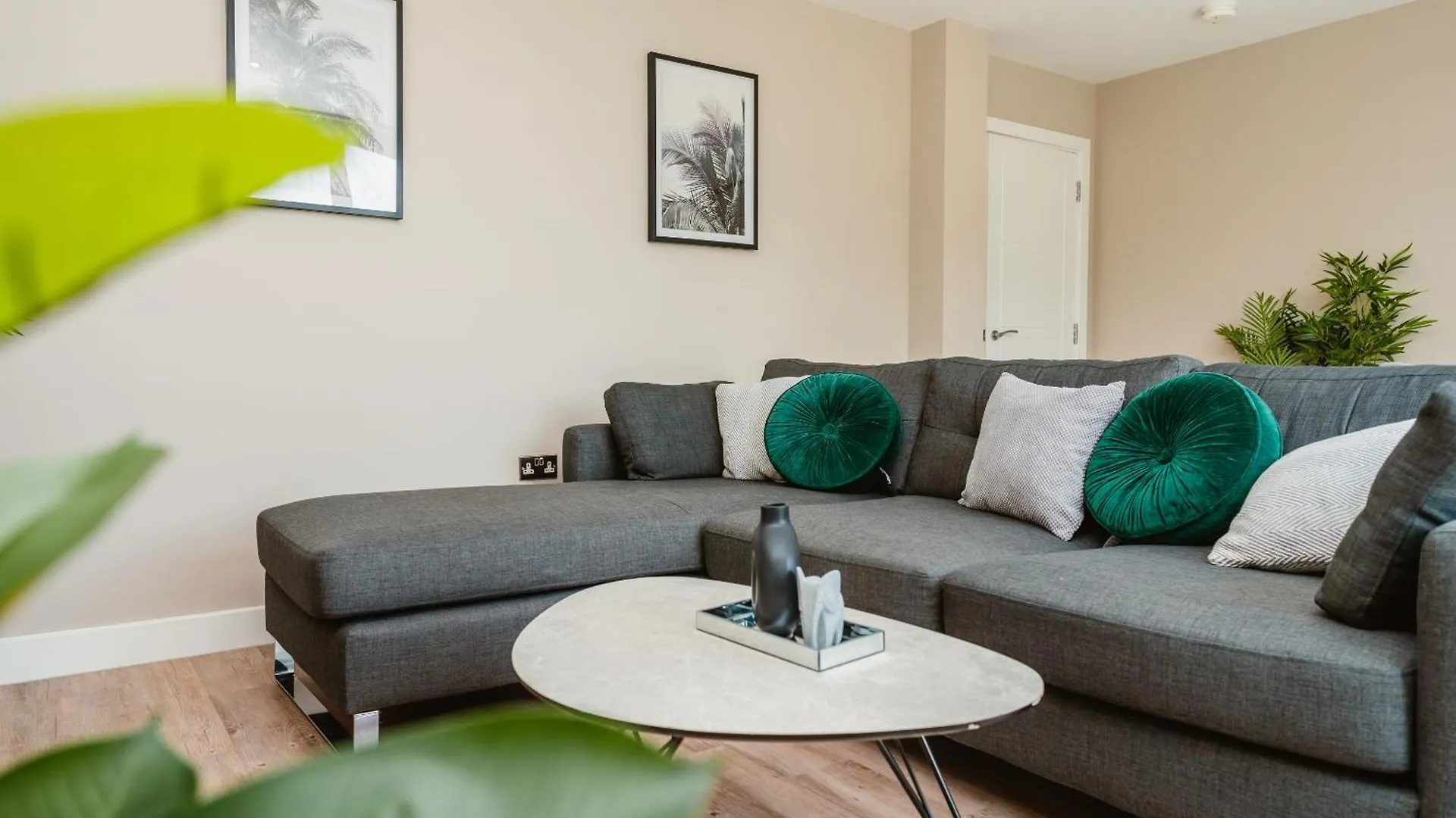 Vichy - The Glass House Vip Luxury Stay With Gym, Cinema & Gaming Rooms, And Work Space Access Kingston upon Hull Apartment
