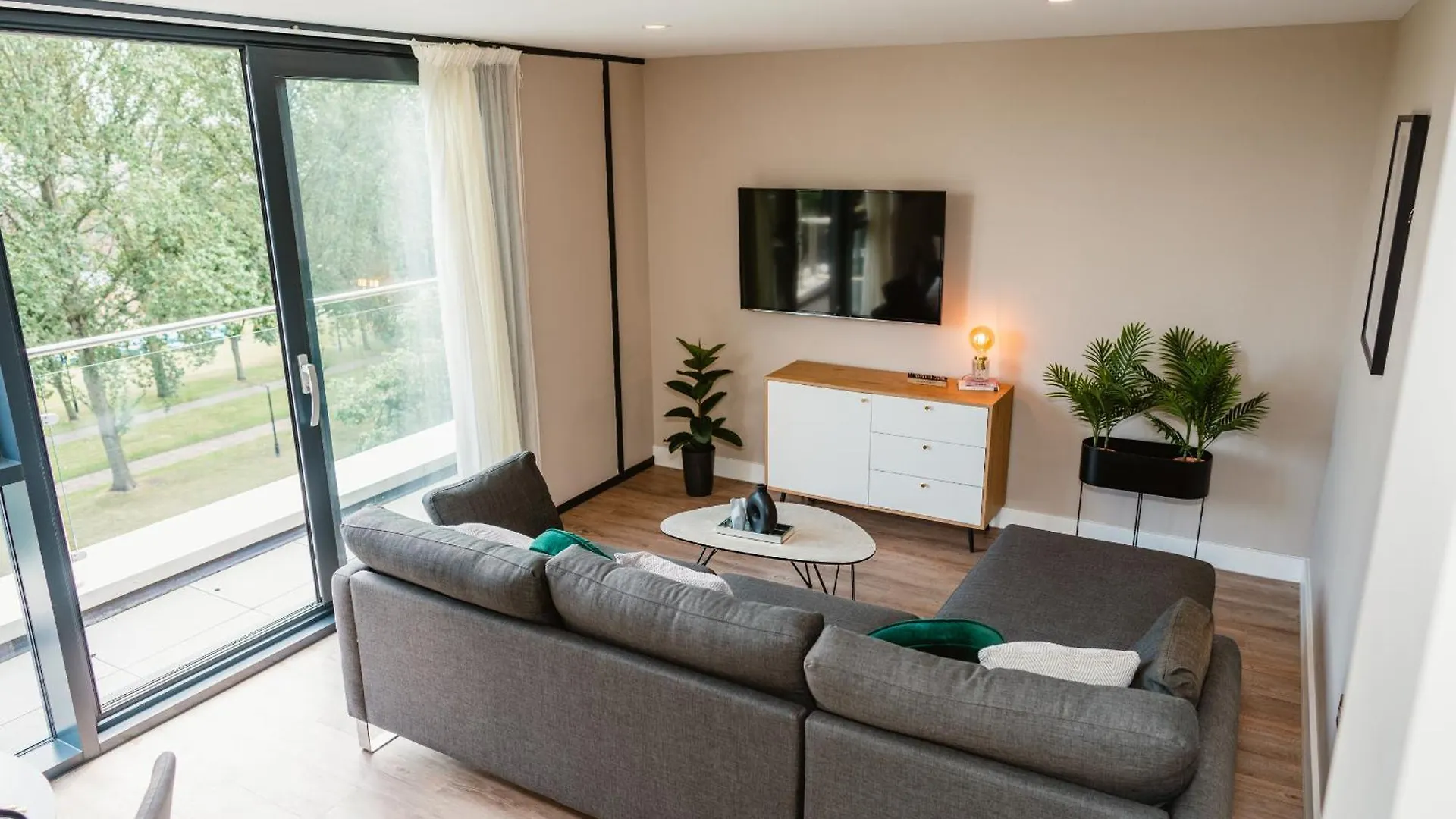 Vichy - The Glass House Vip Luxury Stay With Gym, Cinema & Gaming Rooms, And Work Space Access Kingston upon Hull Apartment