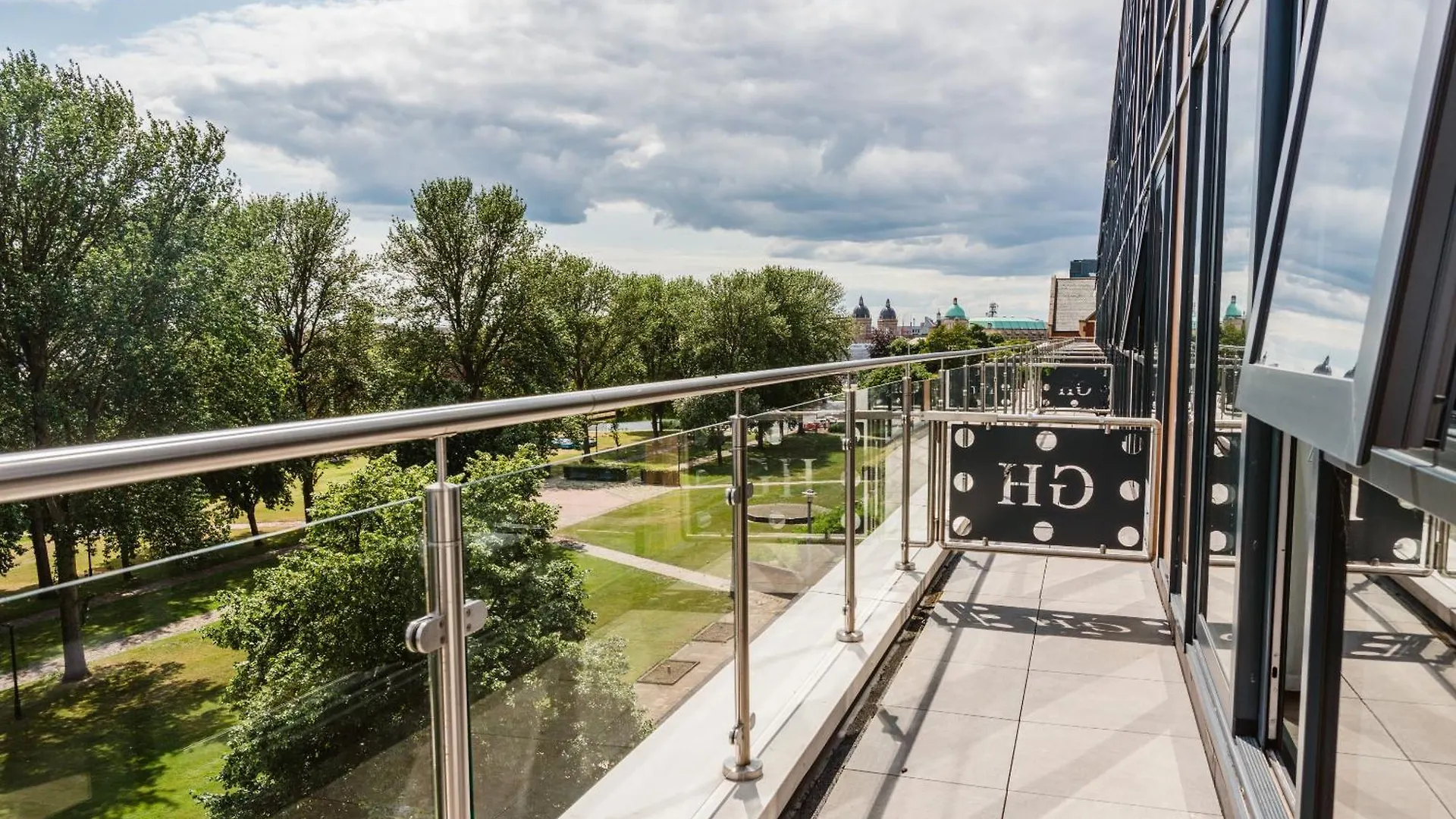 Vichy - The Glass House Vip Luxury Stay With Gym, Cinema & Gaming Rooms, And Work Space Access Kingston upon Hull Apartment