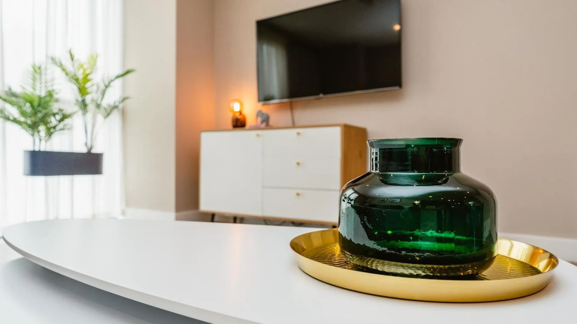 Vichy - The Glass House Vip Luxury Stay With Gym, Cinema & Gaming Rooms, And Work Space Access Kingston upon Hull 0*,  United Kingdom