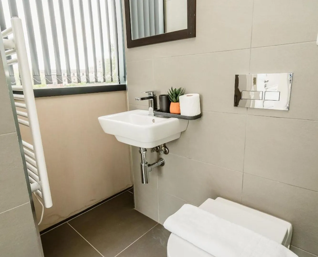Vichy - The Glass House Vip Luxury Stay With Gym, Cinema & Gaming Rooms, And Work Space Access Kingston upon Hull Apartment